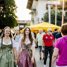 Kaiserherbst Market with brass music in the center of Ellmau