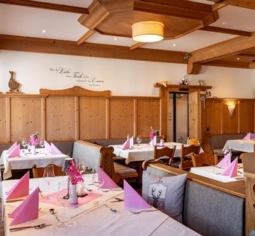 Hotel_Gaensleit_Gaensleit_23_Soell_07_2025_Stube_1