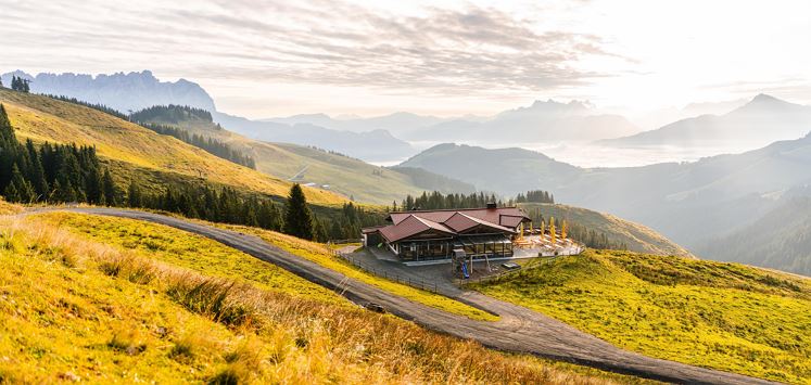 Kummereralm Sommer Außenansicht (2)