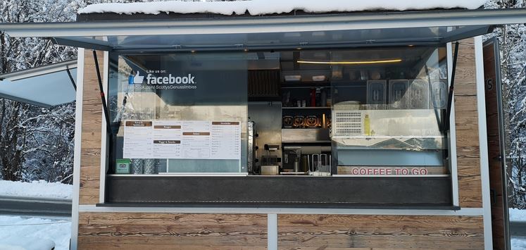 Scheffau_Kaiser Imbiss_Winter_Imbisswagen
