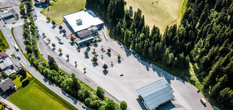Parkplatz_Bergbahn_Scheffau_Luftansicht