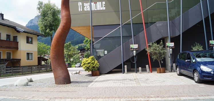 Söll_E-Tankstelle/Mühle_Wilder Kaiser