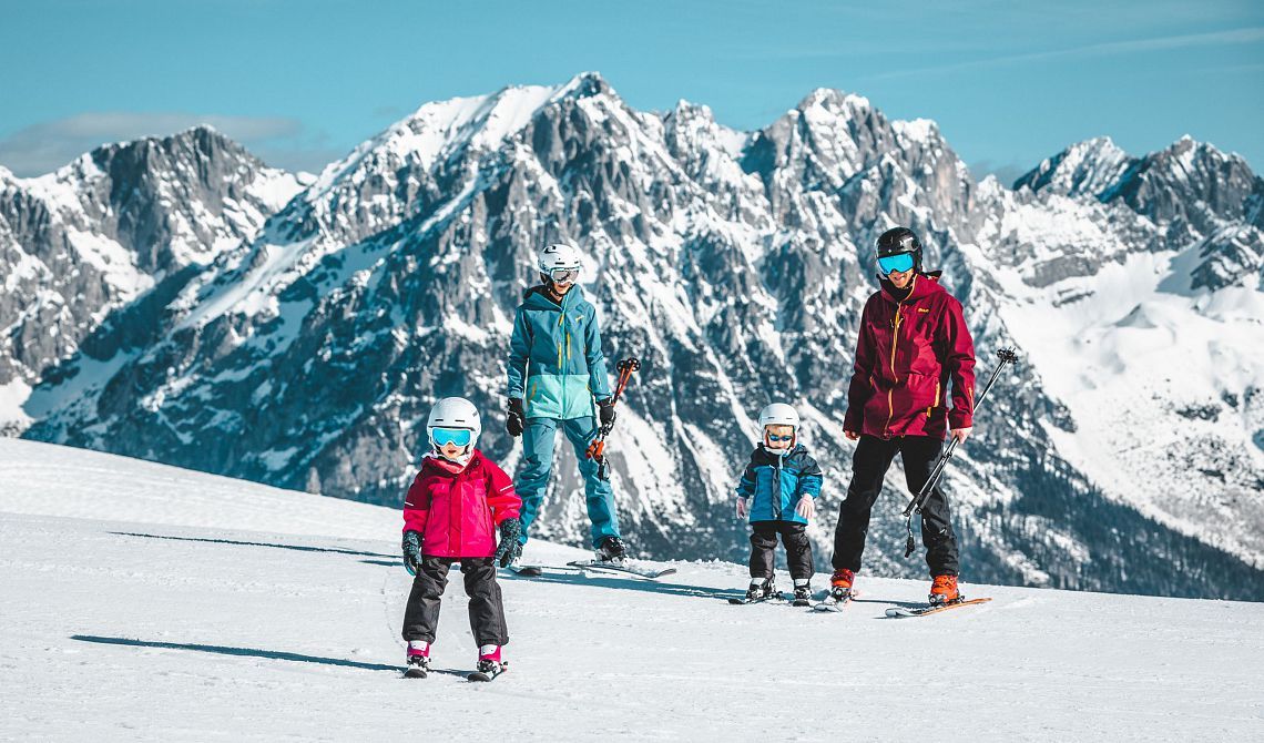 Family skiing at the Wilder Kaiser
